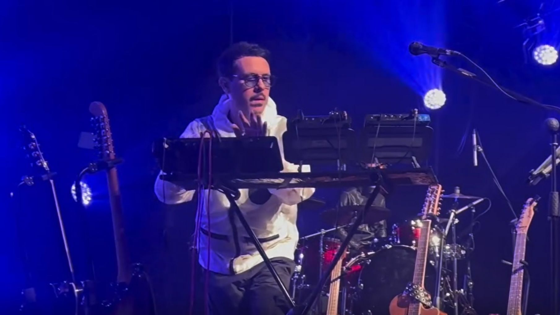 La versión más rockera de Aristimuño hizo delirar al Arena Maipú